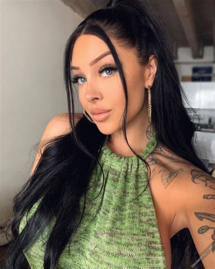 Valerie Cossette's Wiki Bio, age, height, boyfriend, net worth