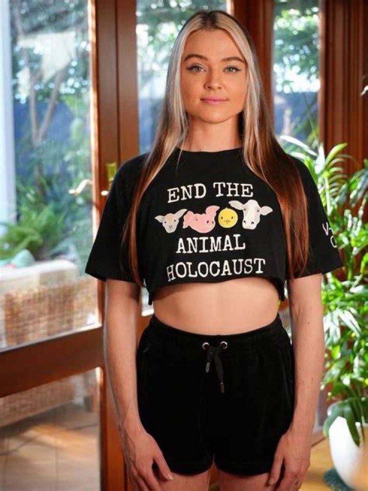 Vegan activist Tash Peterson shares beforeandafter shots Gold Coast