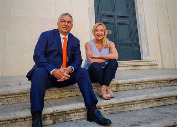 Viktor Orb&aacute;n dankt Meloni auf Twitter