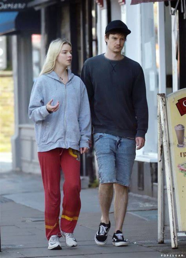 virtual amortiguar Sabio eoin macken anya taylor joy eximir castillo