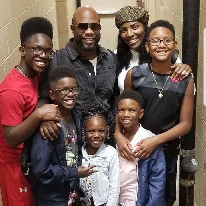Wanya Morris Bio, Facts, Family Life of Singer