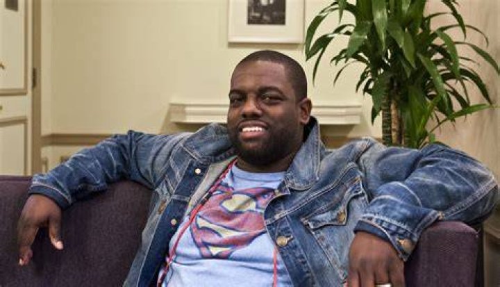 Warryn Campbell The Industry Heavyweight Parl&eacute; Magazine &mdash; The
