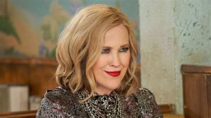 Watch Catherine O'Hara visit the cast of Beetlejuice on Broadway