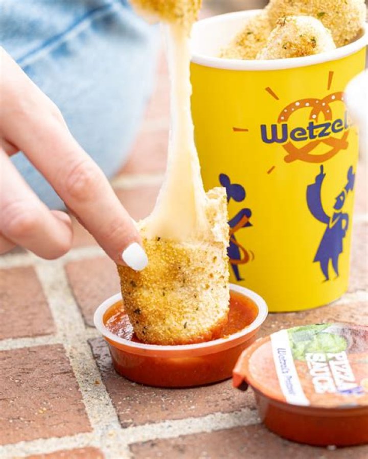 Wetzel&rsquo;s Pretzels Rolls Out Menu Boards That Integrate Video