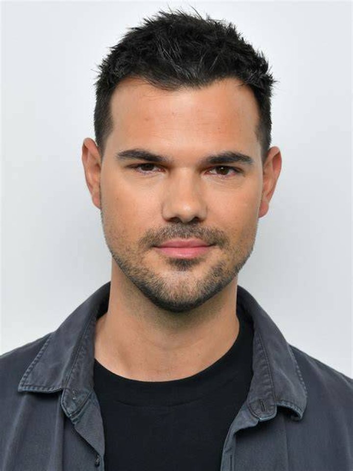 What Taylor Lautner's Wife Taylor Dome Really Does For A Living