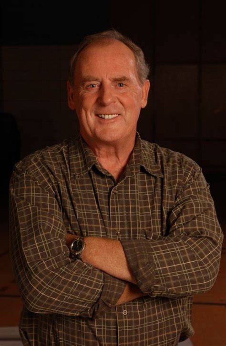 Where is Peter MacNeill today? Wiki Net Worth, Wife, Salary, Wedding