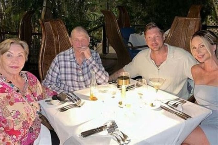 Who Are John Farnham Daughter And Son? Children Wife