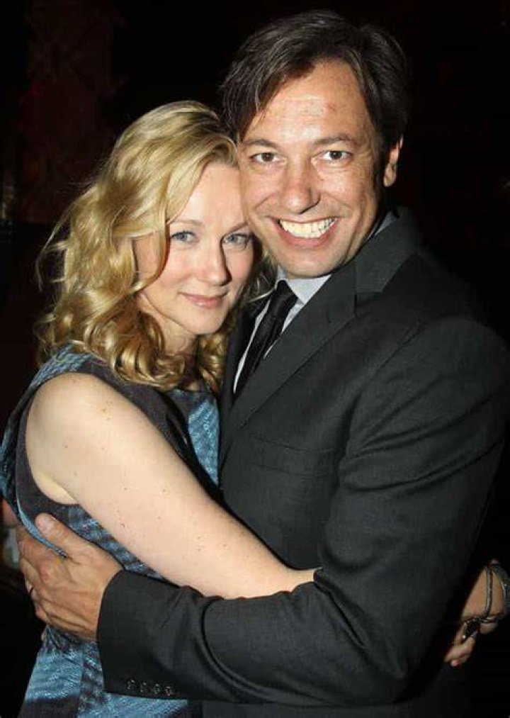 Who Has Laura Linney Dated? Her Dating History with Photos