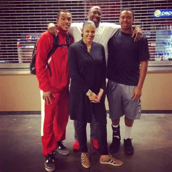 Who is Carolyn Brown wife of Mike Brown NBA Kings coach: Bio, family and children