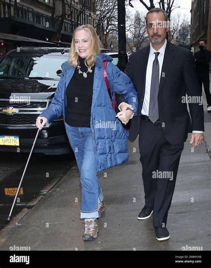 Who is Cybill Shepherd Dating Now
