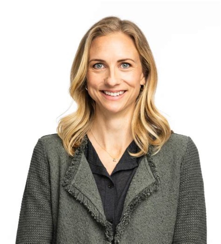 Who is Elizabeth Montana? Net Worth, Partner, Biography