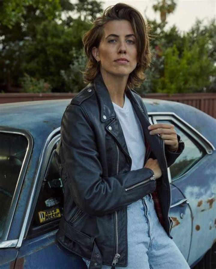 Who Is Emily ER Fightmaster Partner Kz Elizabeth? Non Binary Actor Gender At Birth And Family Detail