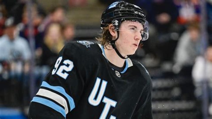 Who Is Logan Cooley? Pennsylvania Hockey Player Wikipedia Parents And More Facts |