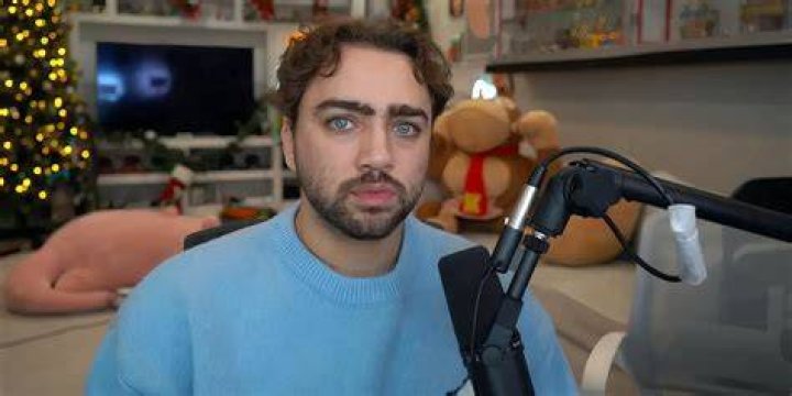 Who Is Mizkif's Sister? Is it Emily Rinuado?