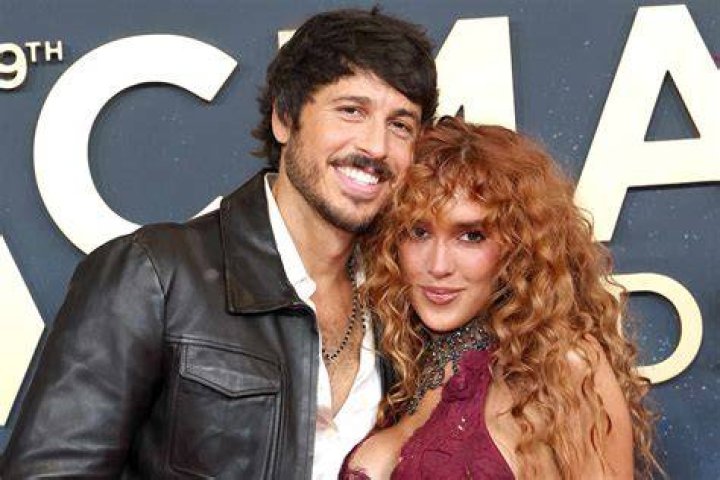 Who is Morgan Evans Dating Now |