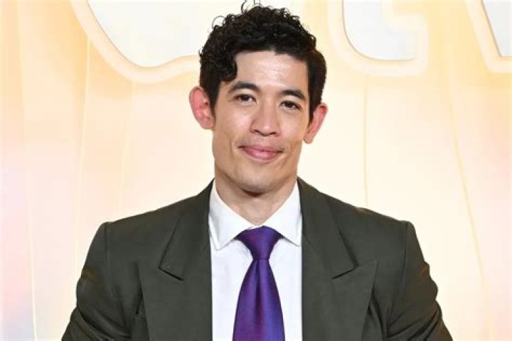 Wiki, Bio, Age, Career, Wife, Birthday, Net Worth