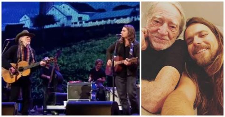 Willie Nelson, With His Son & Daughter, Sing Two Gospel Classics