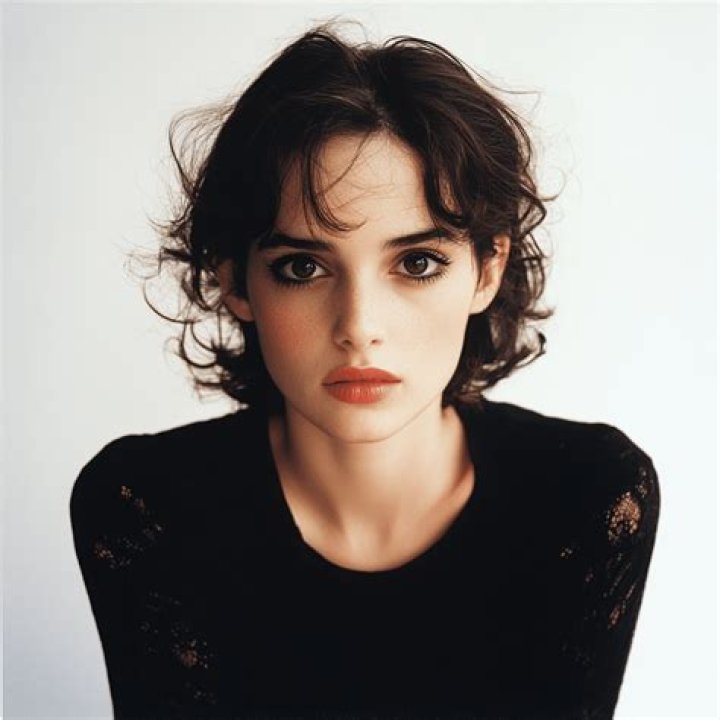 Winona Ryder Joven, Winona Ryder 90s, Iconic Movie Characters, Iconic