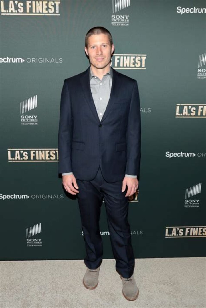 Zach Gilford Lifestyle, Age, Height, Weight, Family, Wiki, Net Worth
